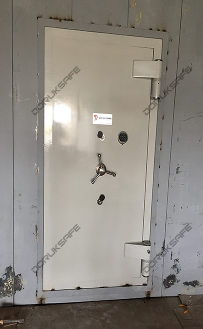 Vault and Saferoom Doors